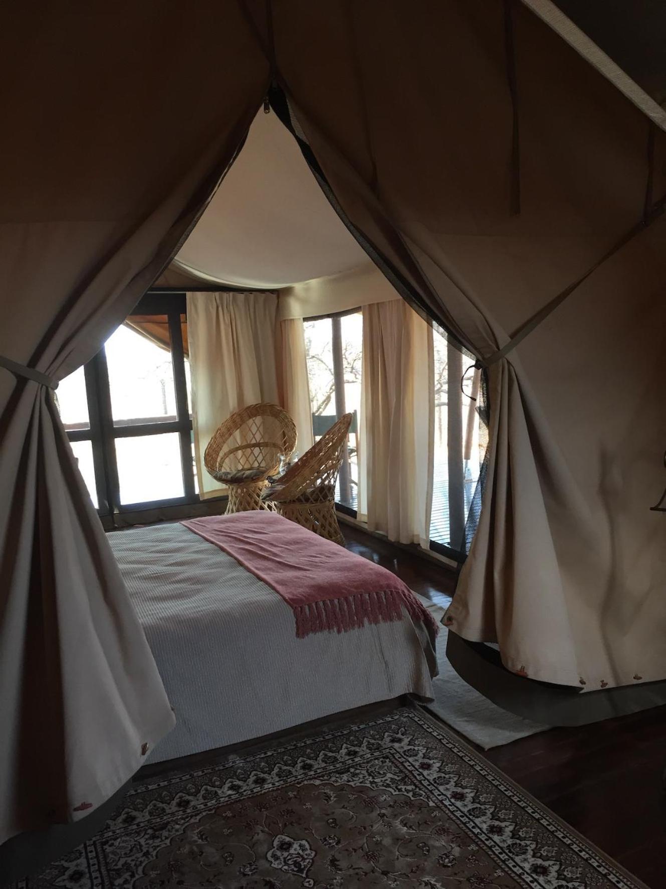 Out In Africa Wildlife Lodge Hammanskraal Extérieur photo