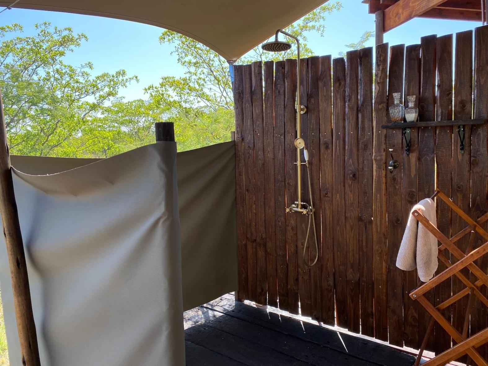 Out In Africa Wildlife Lodge Hammanskraal Extérieur photo